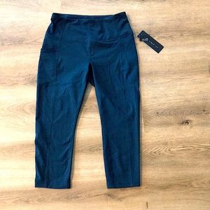 Yoga-lic-ious Lux Highrise, side pockets, Capri